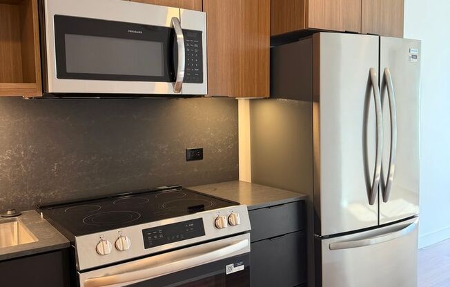 1 bed, 1 bath, 582 sqft, $3,195, Unit 302