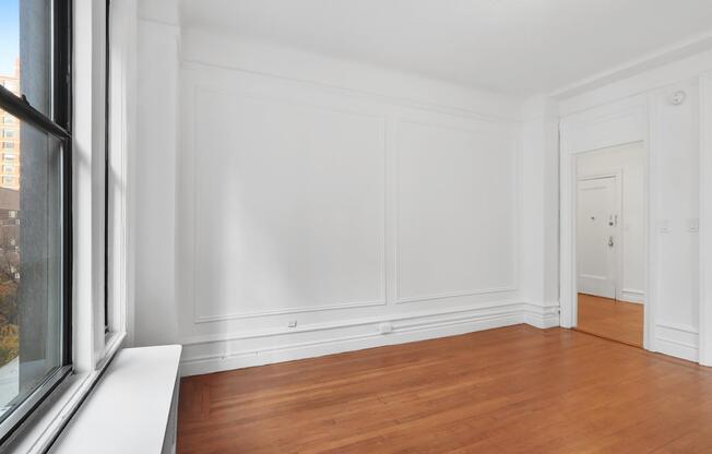 347 W 55 ST