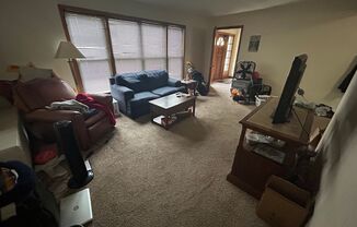 1 bed, 1 bath, $925, Unit B