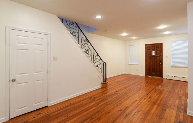 2 beds, 1 bath, $1,495