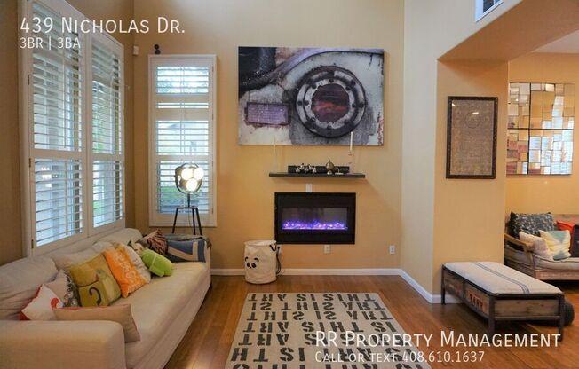 439 NICHOLAS DR