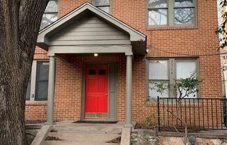2714 Whitis Ave #B