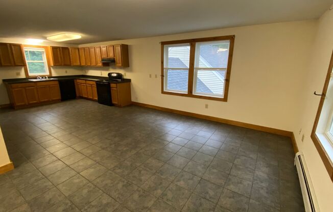 University Student Rental - 4 Bedroom/1 Bath - Heat/hot water included! In unit Laundry