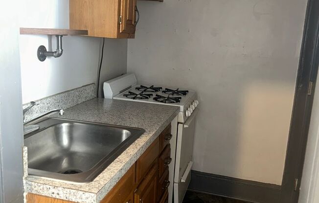 Studio, 1 bath, $875