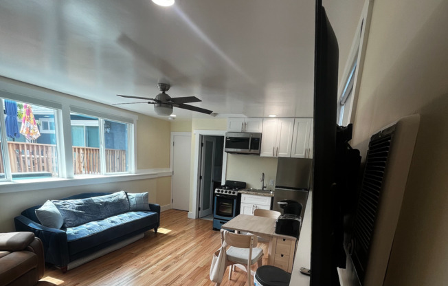 Fully Furnished Studio Available - Few Blocks From The Beach