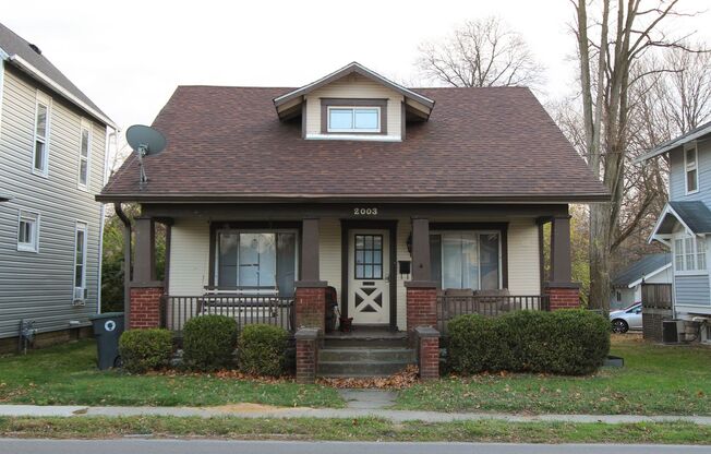 PRELEASING for AUGUST! Close to Campus