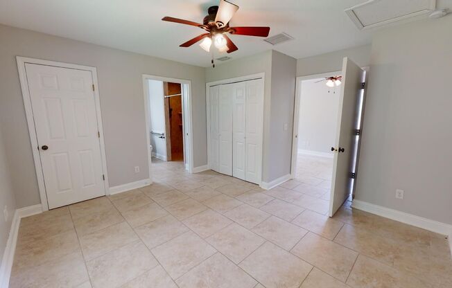 4 beds, 2.5 baths, $2,100