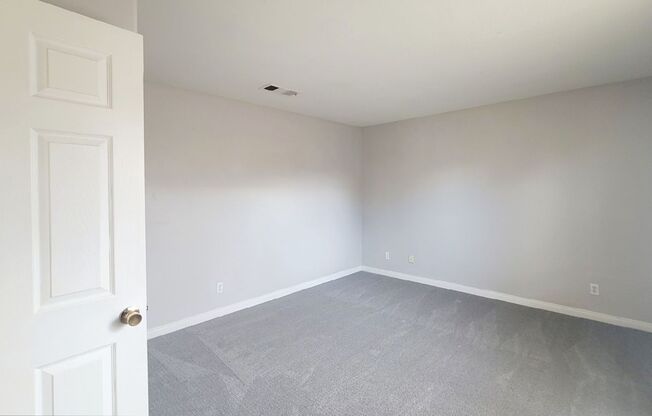 3 beds, 2.5 baths, $1,700
