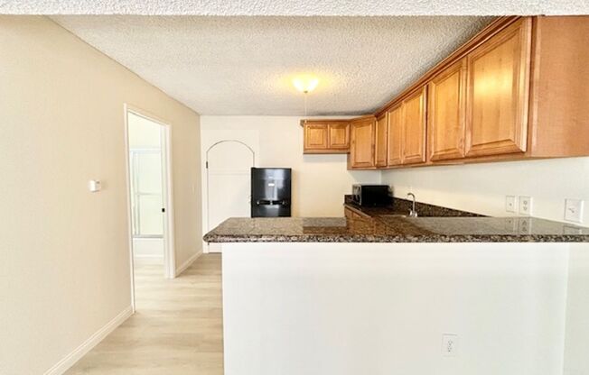 Oxnard | Hollywood Beach | 2 Bed + 1 Bath