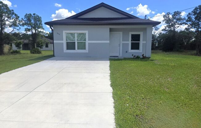 Cozy Two Bedroom, one bath house-Newer Construction- Lehigh Acres