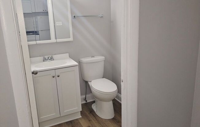 Studio, 1 bath, $950, Unit 611-11