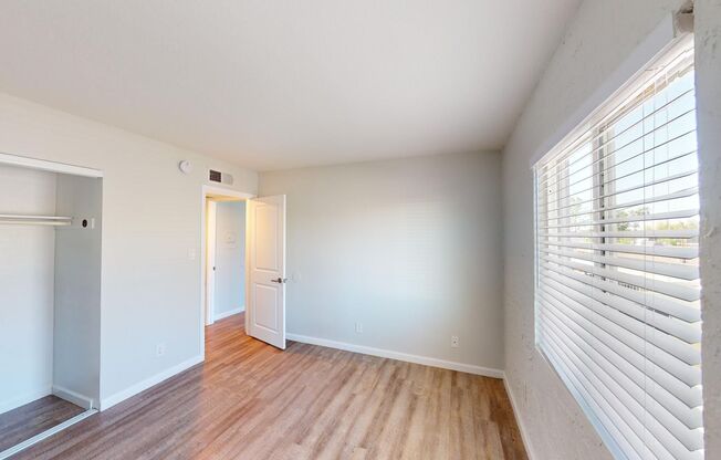 2 beds, 1 bath, 900 sqft, $1,390, Unit 25