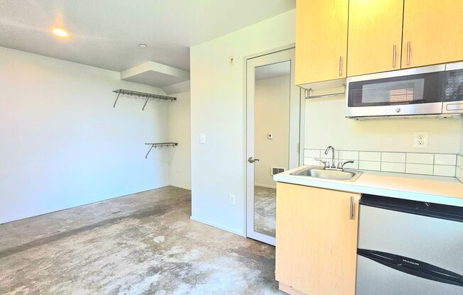 Studio, 1 bath, 122 sqft, $970