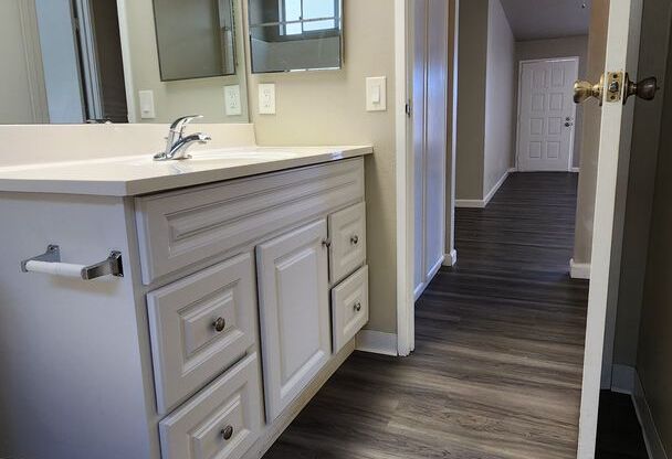 1 bed, 1 bath, 720 sqft, $1,990, Unit 21