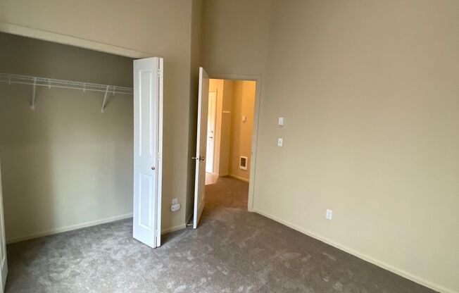 2 beds, 1 bath, $1,900