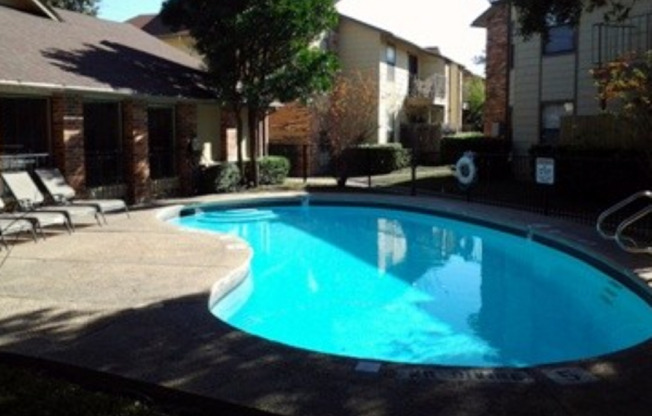 2 beds, 2 baths, 810 sqft, $1,125, Unit 302