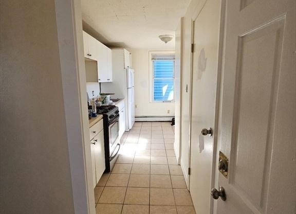 3 beds, 1 bath, 816 sqft, $2,700, Unit 2