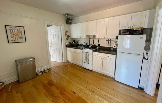 1 bed, 1 bath, $2,650, Unit 12