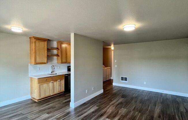 1 bed, 1 bath, $1,595, Unit 16