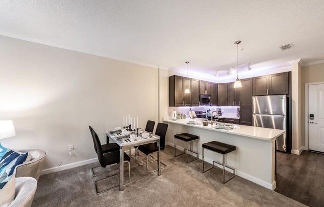 Elegant Dining Area at The Oasis at 301 Luxury Apartment Homes, Riverview, 33578