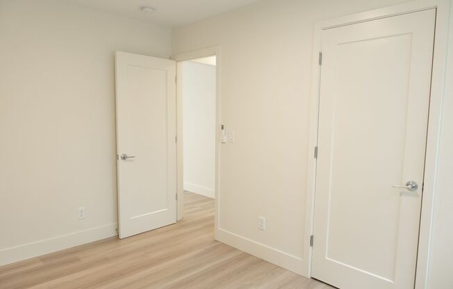 2 beds, 1 bath, 870 sqft, $2,100, Unit 57-7