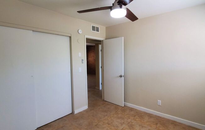 2 beds, 1 bath, $1,175, Unit GLN501-2