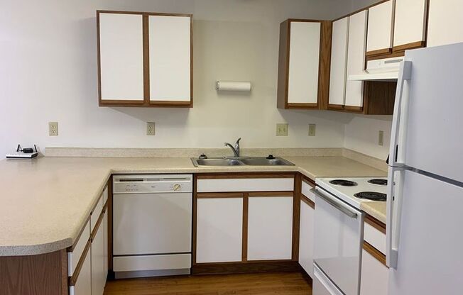 2 beds, 2 baths, $1,075, Unit 1736-203