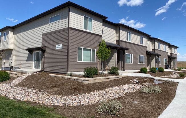 Mosaic Townhomes 3-Bed / 2.5-Bath w/ Attached Two-Car Garage