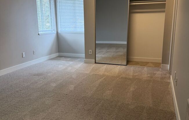 3 beds, 2.5 baths, 1,564 sqft, $2,350, Unit 04-101