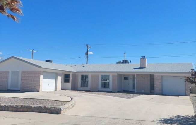 Welcome Home ! 3 bedroom 1.5 bath rental -DUPLEX