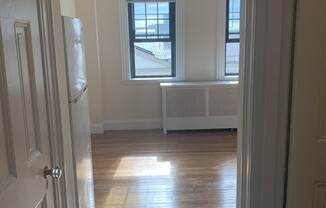 Studio, 1 bath, 350 sqft, $1,500, Unit 84