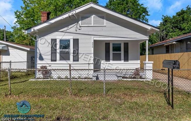 Lovely 2 bedroom / 1 bathroom home now available for rent!