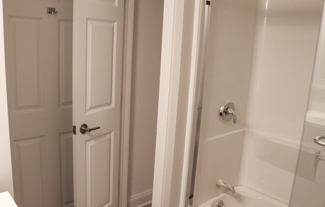 2 beds, 1.5 baths, $2,695, Unit 2-1