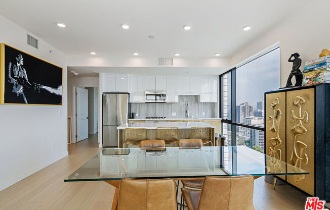 2 beds, 2.5 baths, 1,201 sqft, $5,000, Unit 3202