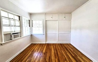 10360 1/2 ASHTON AVE