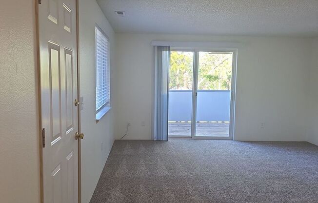 2 beds, 2 baths, 1,000 sqft, $1,450, Unit 4