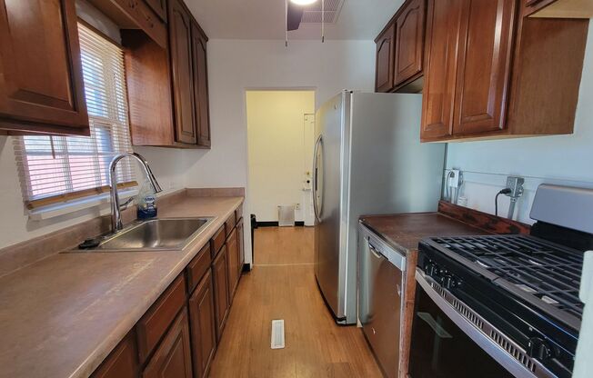 3 beds, 1 bath, $1,600