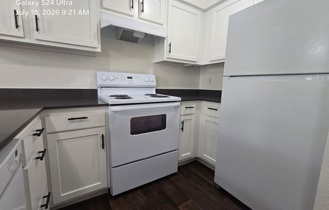 2 beds, 1 bath, 875 sqft, $1,375, Unit 127-20