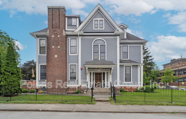 101 E 14 ST
