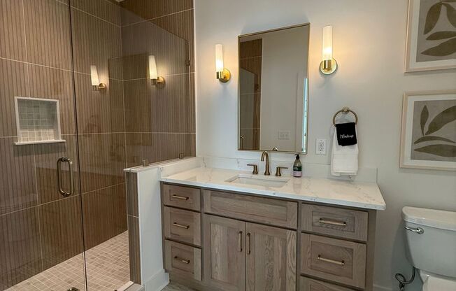 Awesome New Construction 5BR House Close to Campus