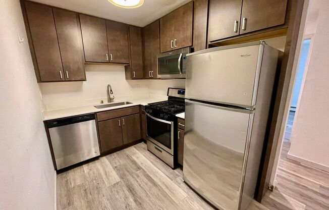 2 beds, 1 bath, $1,395, Unit 116