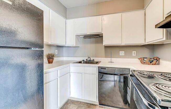 2 beds, 1 bath, 860 sqft, $1,154