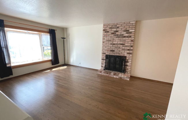 3 beds, 2 baths, $4,895