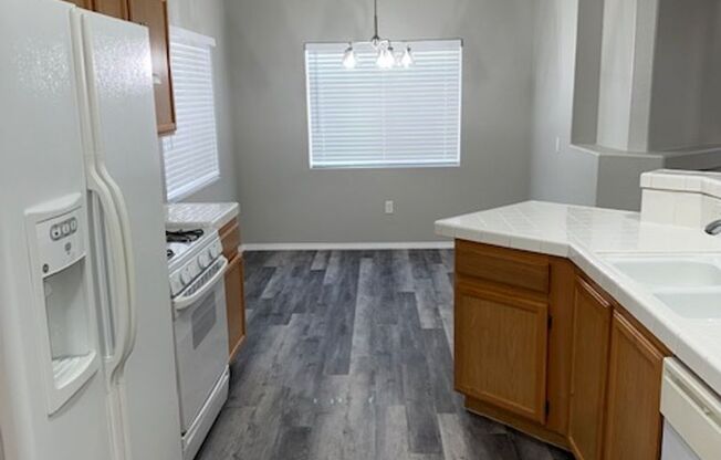 2 beds, 2 baths, $1,400, Unit Unit 2127, Bldg 32