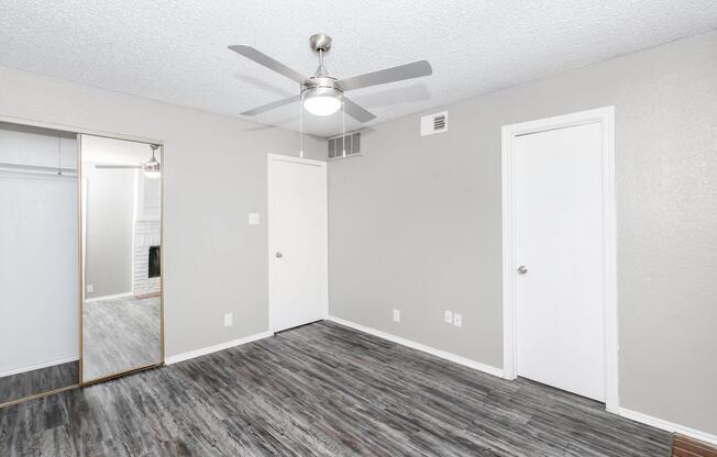 1 bed, 1.5 baths, 692 sqft, $1,416