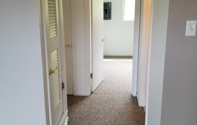 2 beds, 1 bath, 800 sqft, $925, Unit F4