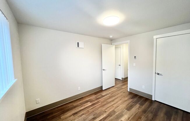 3 beds, 1 bath, 948 sqft, $1,750, Unit 05