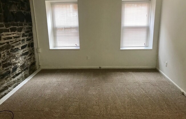 Studio, 1 bath, 450 sqft, $1,099, Unit 914-TF