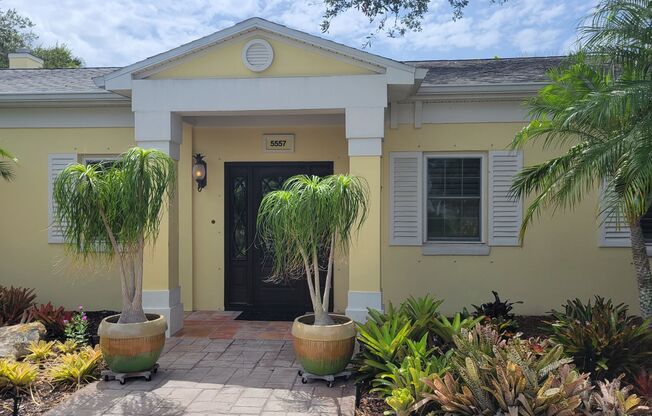 Seasonal/short term home with pool on Siesta Key