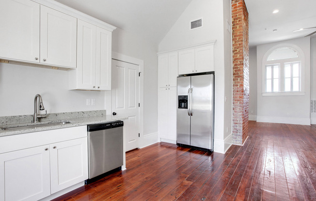 1635 Sixth